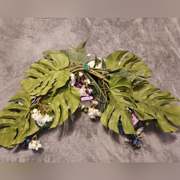 Artificial floral swag - Picture 3 of 3